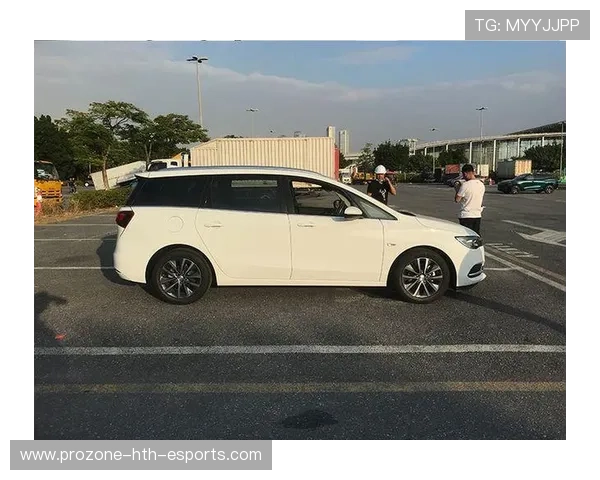 体育明星晒新车！网友：比我家贵 100 倍